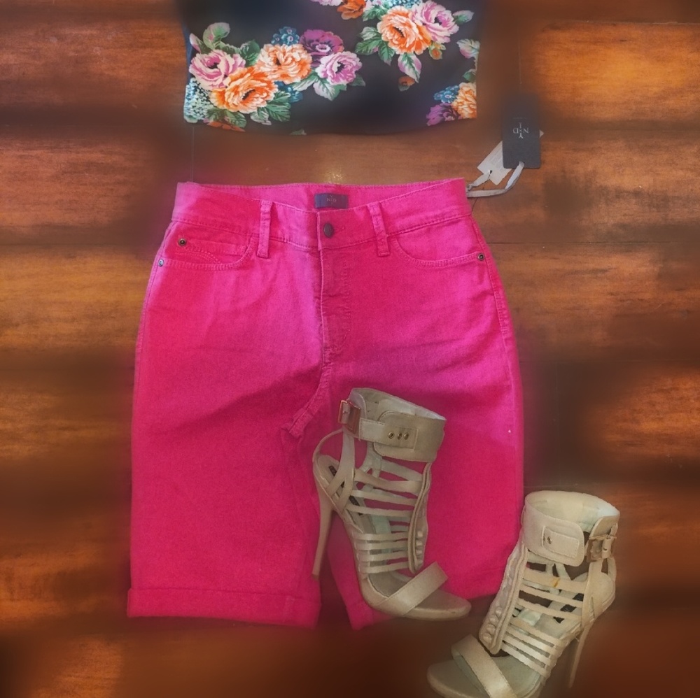 !🌹🌹🐇🐾🐸Host pick! NWT!🌹 NYDJ shorts!